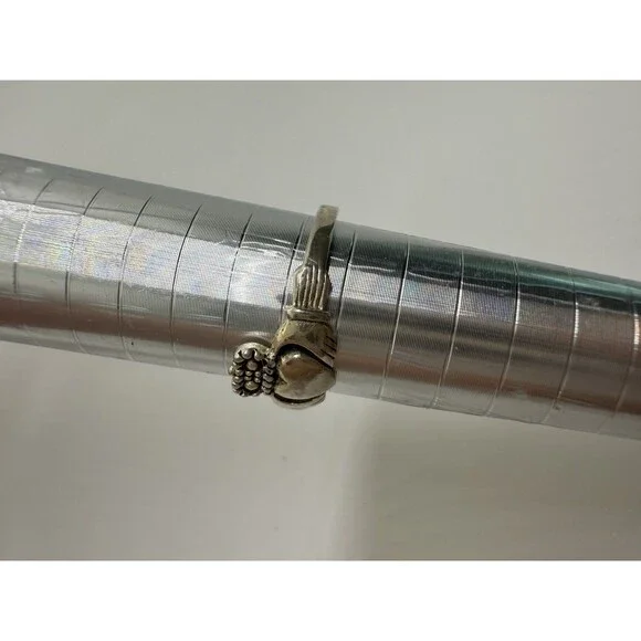 Vintage 925 Sterling Silver Claddagh Ring Size 7.5 Stands for Love, Loyalty - Picture 10 of 14